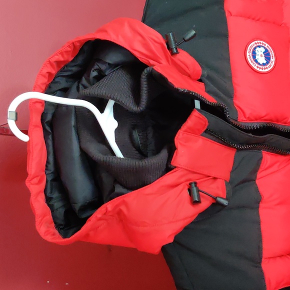 Canada Goose Vest with Removable Hoody - Picture 9 of 10